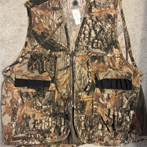 Northwest Territory Camouflage Hunting Vest - Picture 1 of 3